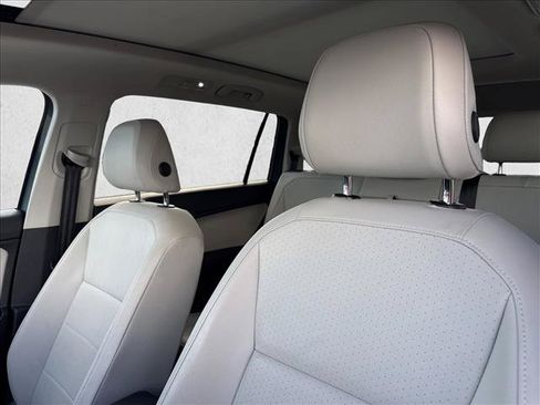 Used 2020 Volkswagen Tiguan SE w/ Panoramic Sunroof Package FWD image 16