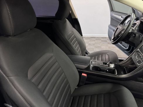 Used 2018 Ford Fusion SE w/ Fusion SE Technology Package image 55