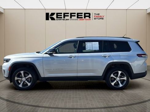 Certified 2023 Jeep Grand Cherokee L Limited AWD/4WD image 2