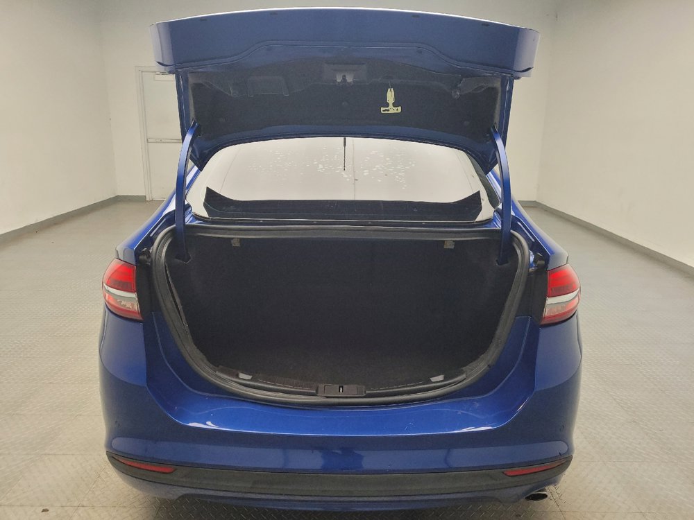 Used 2017 Ford Fusion SE FWD image 29
