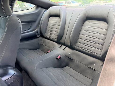 Used 2017 Ford Mustang Coupe RWD image 13