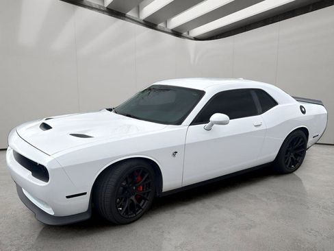 Used 2016 Dodge Challenger SRT Hellcat RWD image 1