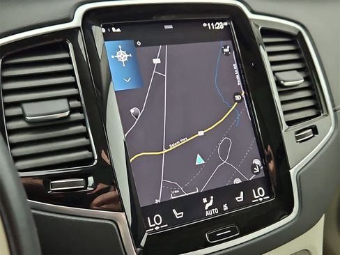 Used 2022 Volvo XC90 T6 Inscription w/ Advanced Package image 30