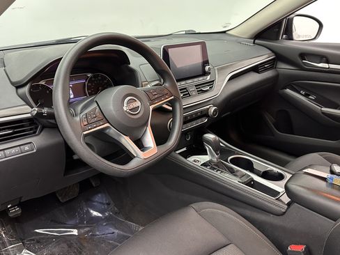 Used 2023 Nissan Altima 2.5 SV image 8