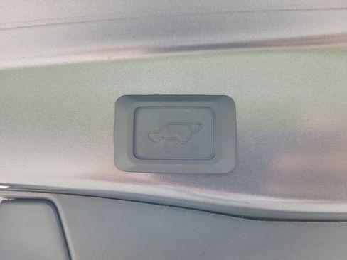 Used 2024 Toyota RAV4 XLE Premium FWD image 9