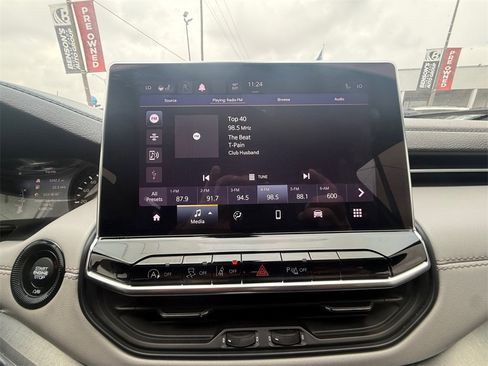 Used 2024 Jeep Compass Limited image 21