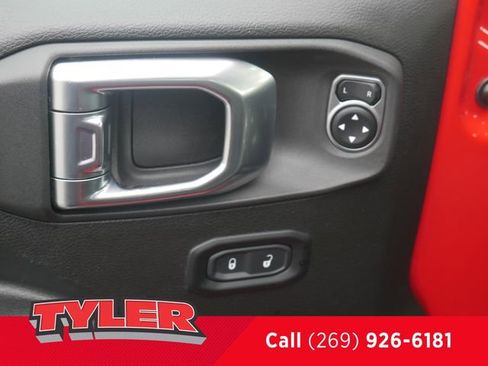 Used 2024 Jeep Wrangler Unlimited AWD/4WD image 19
