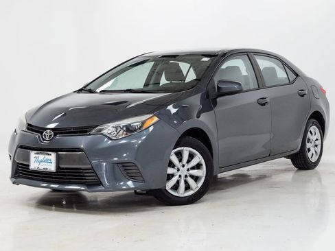 Used 2015 Toyota Corolla LE FWD image 1