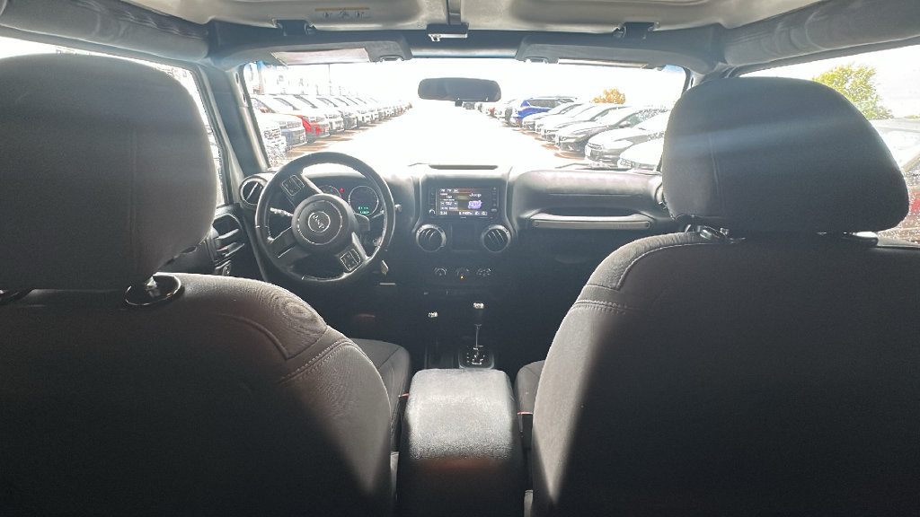 Used 2017 Jeep Wrangler Sport w/ Connectivity Group AWD/4WD image 28