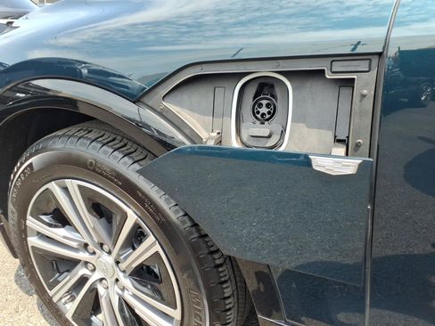 Certified 2024 Cadillac Lyriq Luxury AWD/4WD image 10