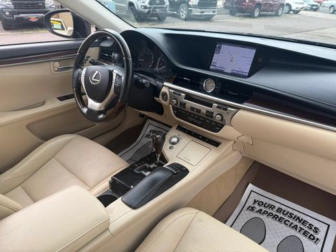 Used 2013 Lexus ES 350 w/ Luxury Pkg FWD image 14