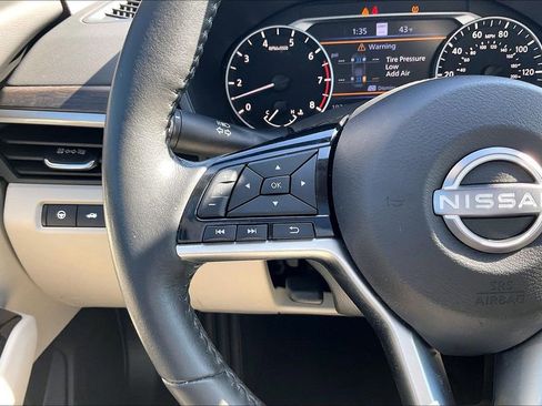 Used 2024 Nissan Altima 2.5 SL image 11
