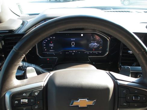 Used 2022 Chevrolet Silverado 1500 LTZ w/ LTZ Premium Package image 34