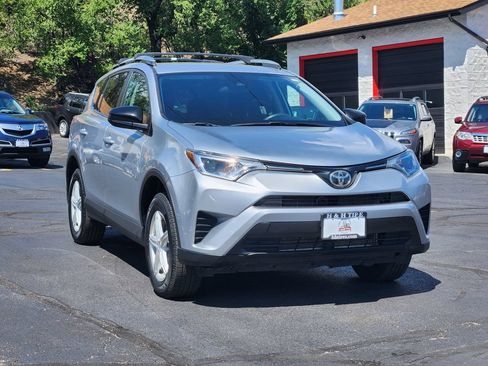 Used 2017 Toyota RAV4 LE w/ Carpet Mat Package AWD/4WD image 7