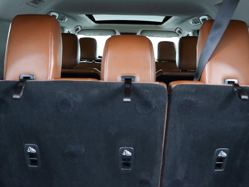 Used 2023 Nissan Pathfinder Platinum image 31