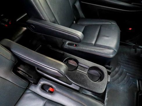 Used 2017 Toyota Highlander Limited image 52