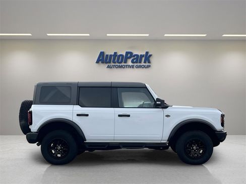 Used 2023 Ford Bronco Wildtrak image 8
