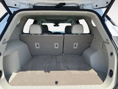 Used 2024 GMC Terrain Denali w/ Denali Premium Package AWD/4WD image 5