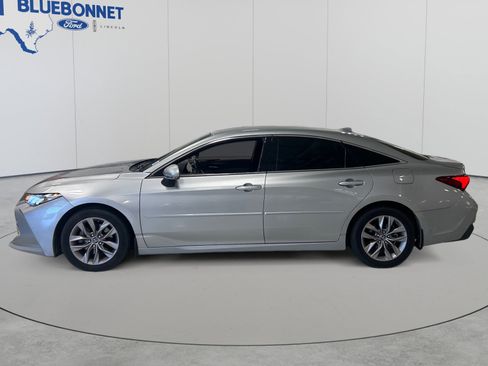 Used 2019 Toyota Avalon XLE FWD image 6