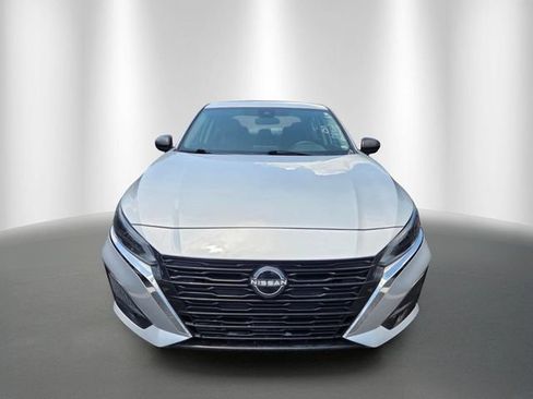 Used 2024 Nissan Altima 2.5 SV FWD image 6