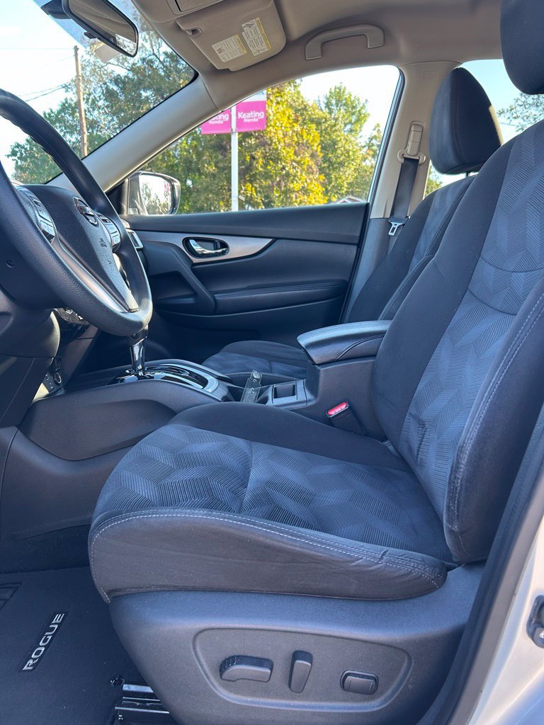 Used 2015 Nissan Rogue SV AWD/4WD image 16