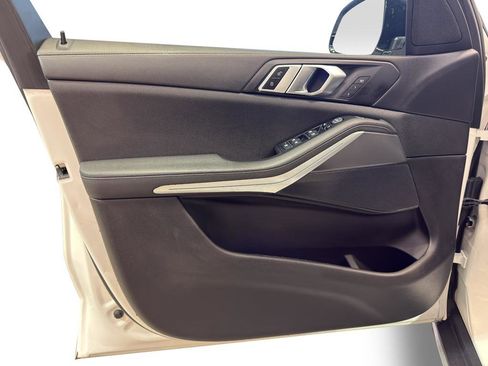 Used 2019 BMW X5 xDrive40i w/ Convenience Package AWD/4WD image 13