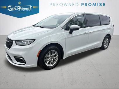 Used 2023 Chrysler Pacifica Touring-L