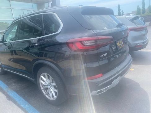 Used 2022 BMW X5 xDrive40i w/ Premium Package AWD/4WD image 5