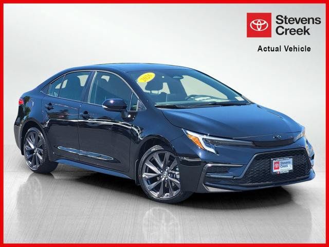 Certified 2026 Toyota Corolla SE w/ SE Package FWD image 1
