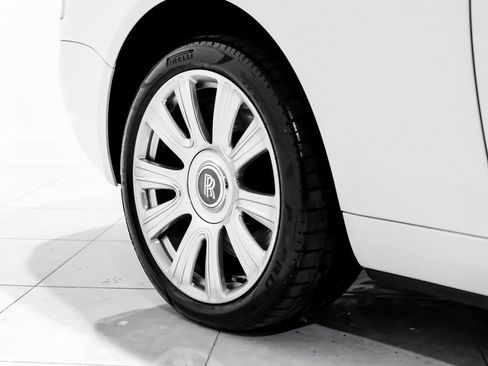 Used 2018 Rolls-Royce Dawn image 56