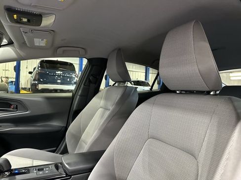 Used 2024 Toyota Prius LE AWD/4WD image 20
