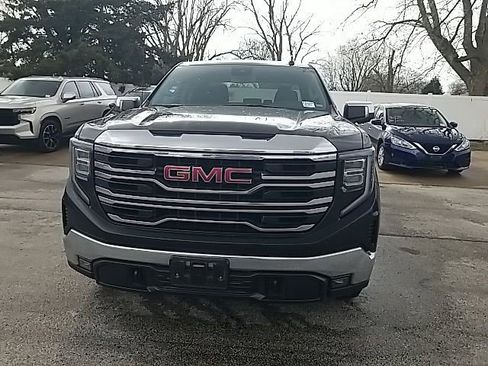 Certified 2025 GMC Sierra 1500 SLT image 7