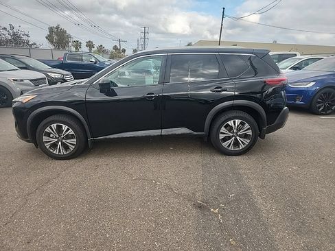 Used 2023 Nissan Rogue SV w/ SV Premium B Package FWD image 9