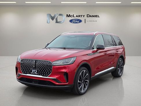 Certified 2025 Lincoln Aviator Reserve w/ Equipment Group 201A image 2