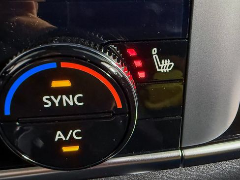 Certified 2026 Nissan Rogue SV AWD/4WD image 19