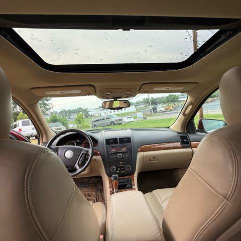 Used 2008 Saturn Outlook XR w/ Premium Trim Package FWD image 16