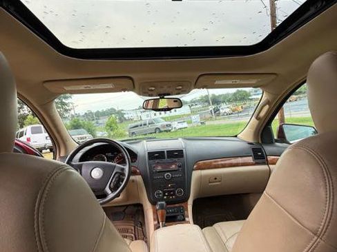 Used 2008 Saturn Outlook XR w/ Premium Trim Package image 16