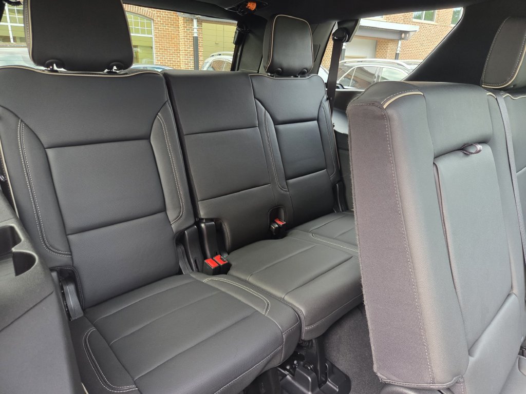 Used 2024 Chevrolet Tahoe Premier AWD/4WD image 34