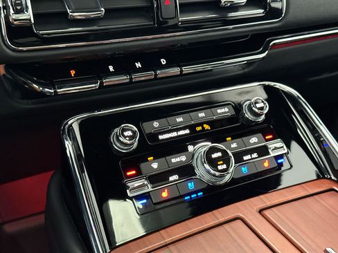 Certified 2024 Lincoln Navigator Reserve AWD/4WD image 33