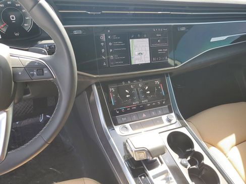 Used 2025 Audi Q8 Premium Plus w/ Premium Plus Package AWD/4WD image 25