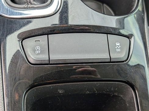 Used 2019 Chevrolet Cruze Premier image 20