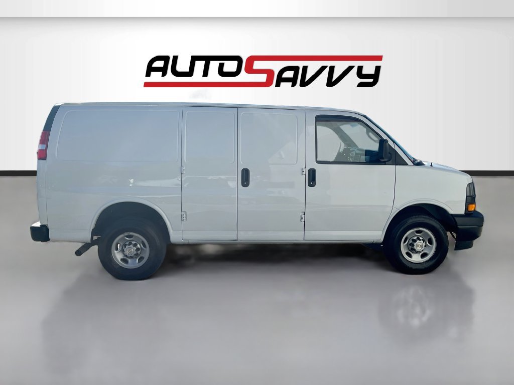 Used 2024 Chevrolet Express 2500 w/ Driver Convenience Package RWD image 8