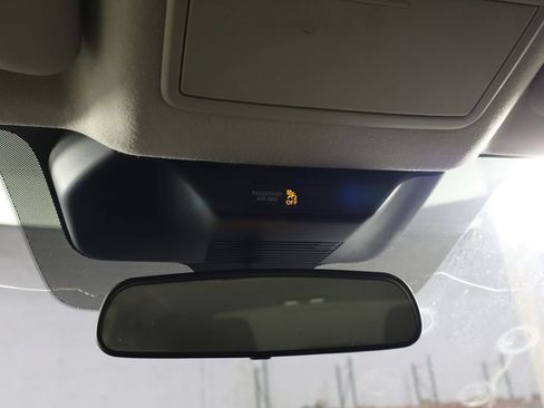 Used 2025 Nissan Kicks SR FWD image 16