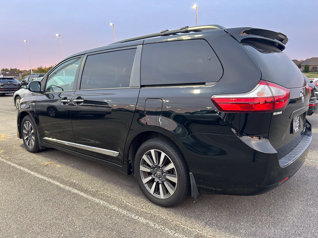 Used 2018 Toyota Sienna XLE w/ XLE Navigation Package AWD/4WD image 5