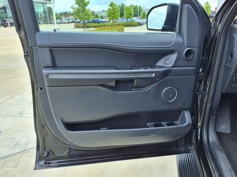 Used 2024 Ford Expedition Max XLT image 15