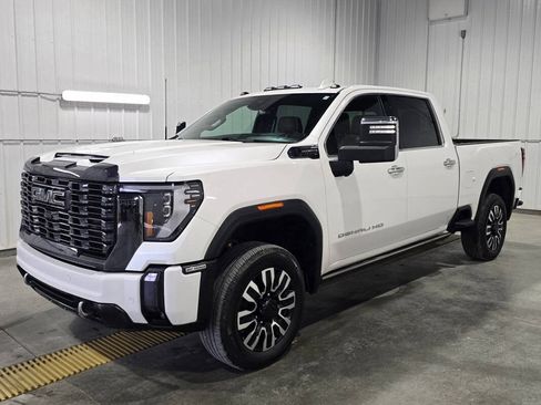 Used 2024 GMC Sierra 2500 Denali Ultimate AWD/4WD image 2