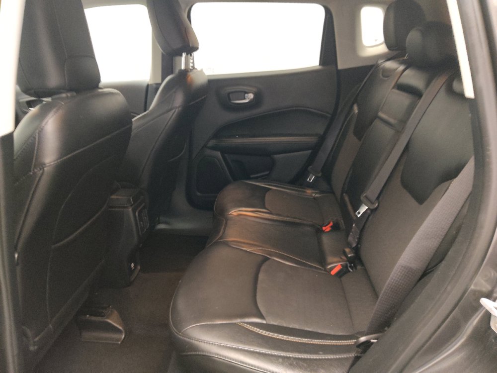 Used 2018 Jeep Compass Latitude FWD image 18