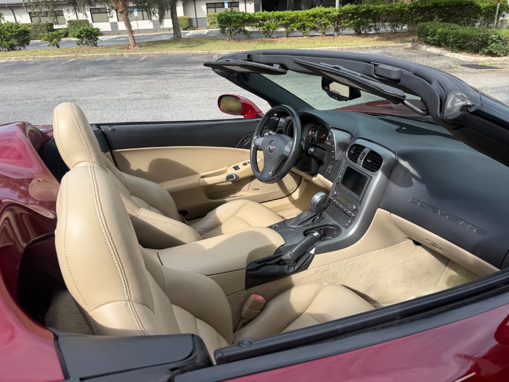 Used 2006 Chevrolet Corvette Convertible w/ Preferred Equipment Group RWD image 29