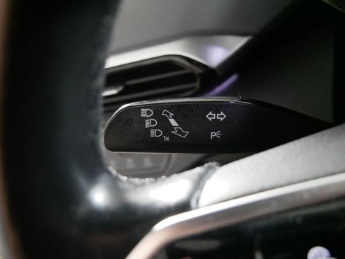 Certified 2021 Volkswagen ID.4 Pro image 32