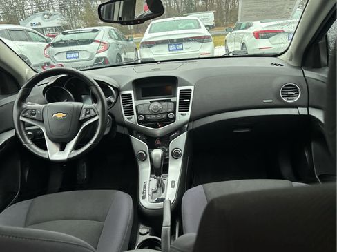Used 2014 Chevrolet Cruze LT image 25